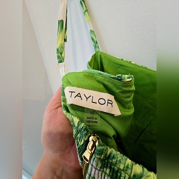 Taylor Green Leaf Pattern Maxi Dress Square Cotton Lined Smocked Back Size 10 L - Picture 6 of 9